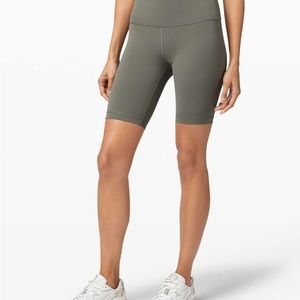 Lululemon Wunder Train High-Rise Short 8” in Grey Sage